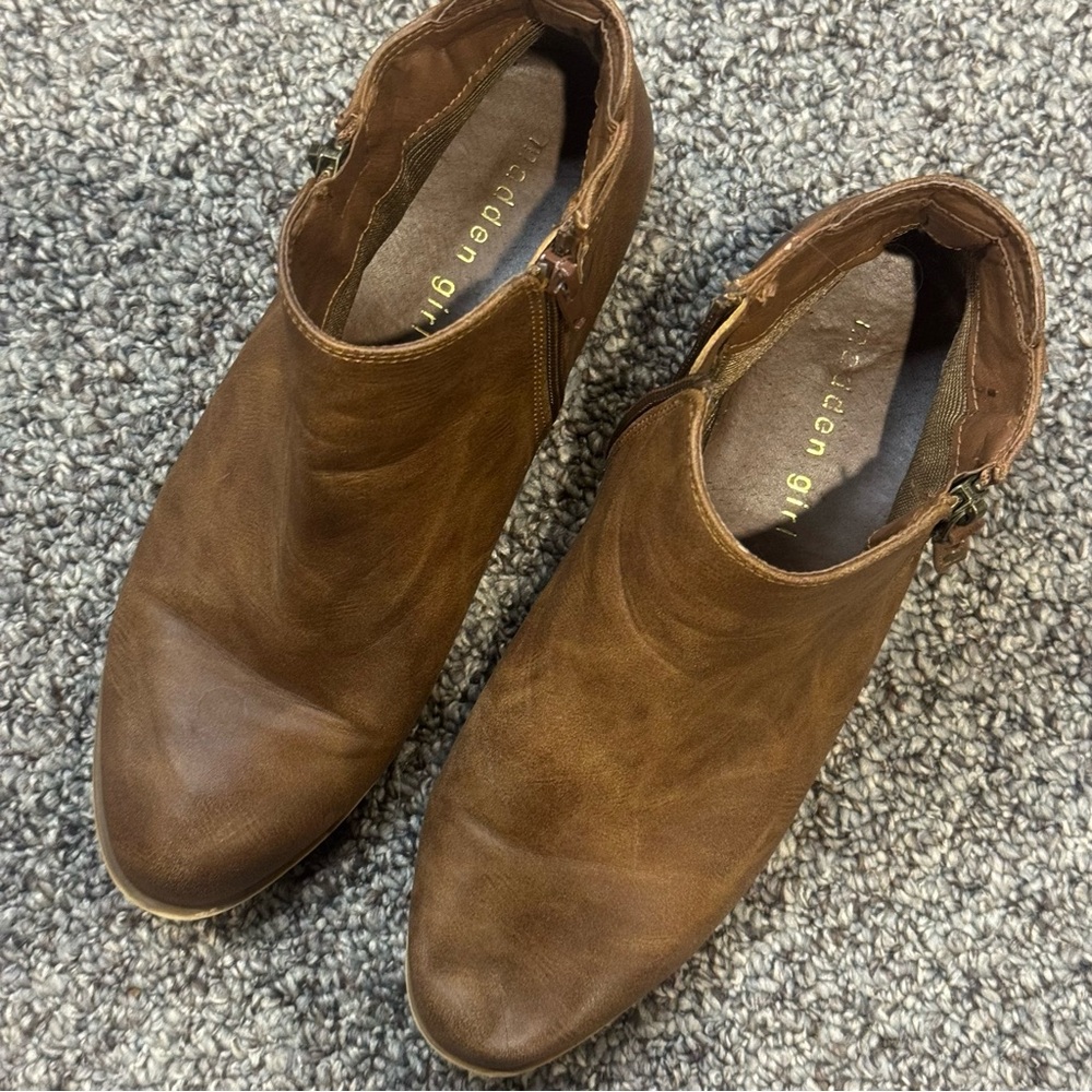 Steve Madden “Madden Girl” Bronco Bootie - Picture 4 of 7